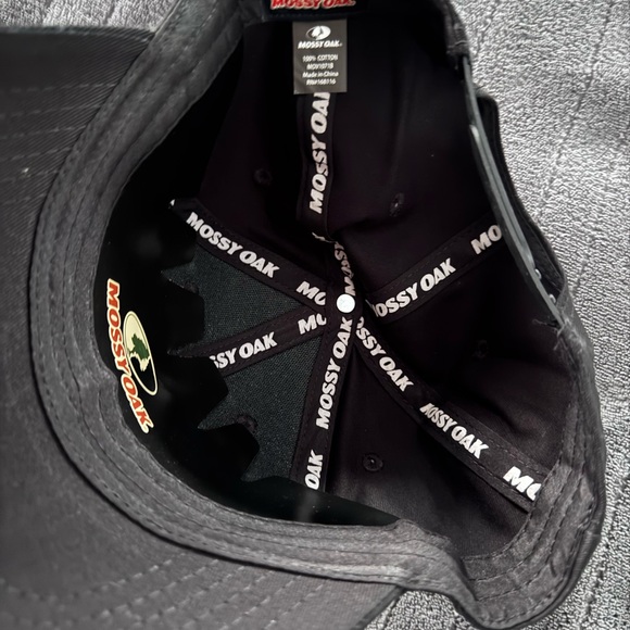 Mossy Oak Black Cap with Logo - Picture 2 of 3